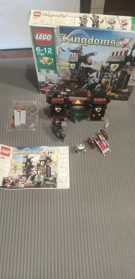 set LEGO Kingdoms 7187 “La Fuga del Prigioniero”.